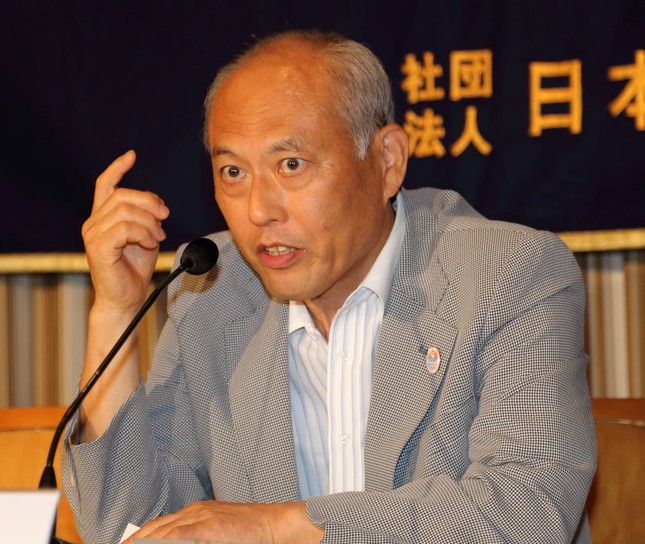 舛添氏らが下村氏に辞任を要求している（写真は14年8月撮影）