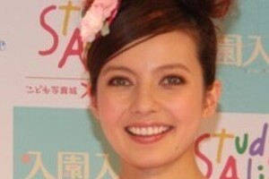 ベッキーだけ風当たり強い原因は「性差別」？　不倫騒動が「飛び火」、英高級紙が問題視