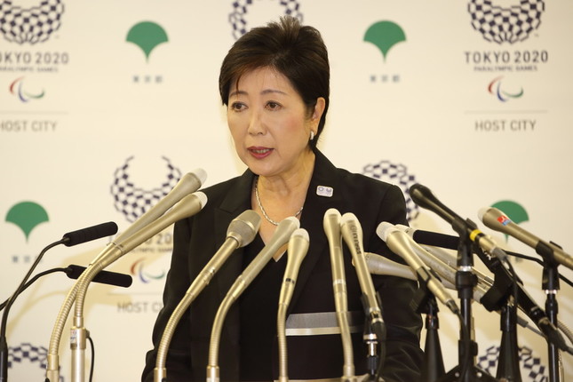 小池都知事はプロジェクトチームを設けて事実関係を調べている（写真は16年8月31日撮影）