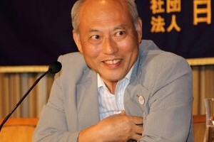 舛添要一氏「ふさふさ」時代の写真披露　「若い頃は国際的にもてたものです（笑）」