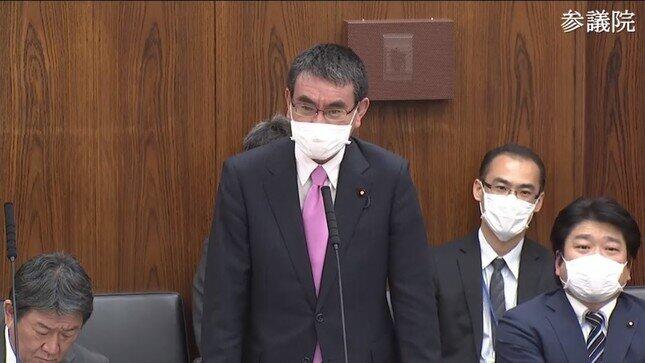 河野太郎防衛相（3月26日参議院外交防衛委員会。「参議院インターネット審議中継」より）