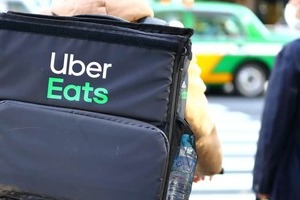 Uber EatsとWolt、配達員に「客への手紙禁止」通達運営両社明かす 