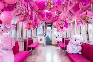 「銚子電鉄の本気が凄すぎた」　全面ピンクのド派手車両に反響...常務に聞いた「奇抜企画の真意」