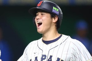 大谷翔平を見守るヌートバーが...授賞式での表情にSNS悶絶　「あの笑顔はずるい」「ただのファンやん」