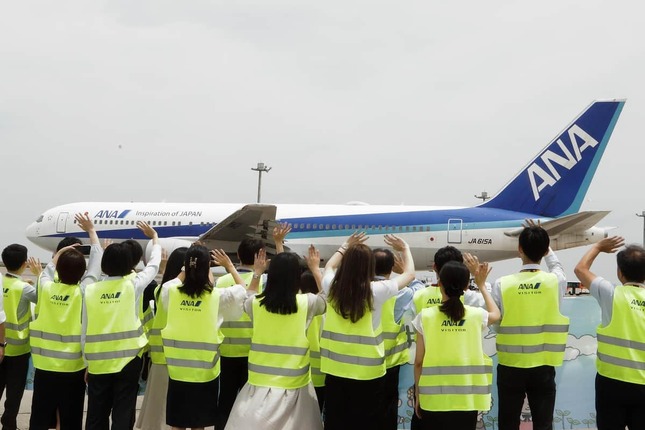 本当に飛行機らしい飛行機」 花形ではないが...歴史的場面でも運航