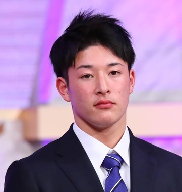 吉田選手（写真：西村尚己/アフロスポーツ）