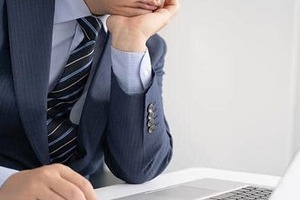 「働かない中年社員」大企業の6割「思い浮かぶ人いる」　悪いのは会社か本人か