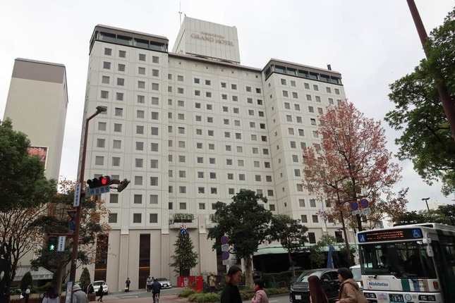 2019年11月に撮影した西鉄グランドホテル。この3年半後、右隣に「ザ・リッツ・カールトン福岡」が開業した
