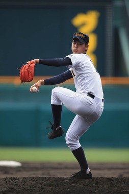 高校時代の安楽選手（写真：岡沢克郎/アフロ）