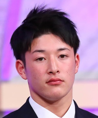 吉田選手（写真：西村尚己/アフロスポーツ）