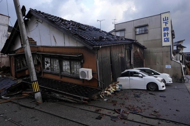 能登地方で震度7の大地震 石川県輪島市（写真：AP/アフロ）