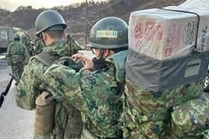 「一般人には通行不能」自衛隊の物資輸送にネット驚愕　孤立地域への悪路を徒歩で前進...「感謝と尊敬」