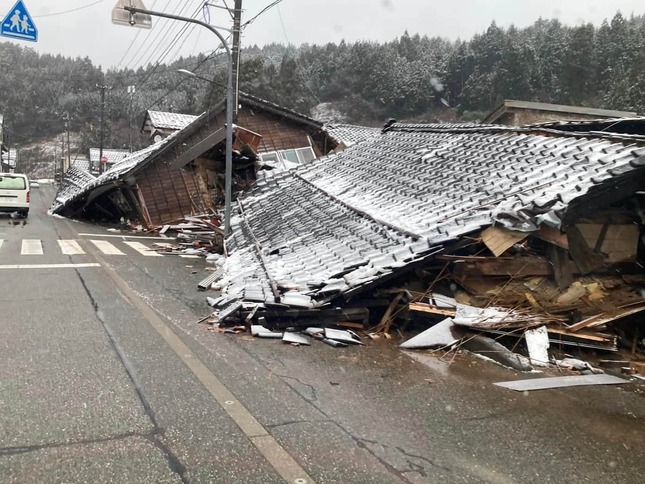 雪が降る冬の能登を襲った震災（画像提供：BIG UP石巻）