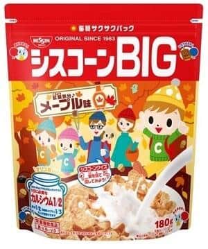 「ママ」が正面を向いているパッケージ（「シスコーン BIG　メープル味」、現在は販売終了。日清シスコリリースより）