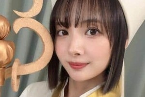 「役満ボディー」岡田紗佳、美脚あらわな悩殺コスプレ　セクシー三蔵法師の「色気すごい」