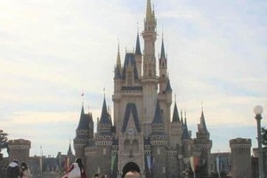 東京ディズニーリゾートがゴールデンウイーク中すいていた　専門家が指摘した「特殊要因」