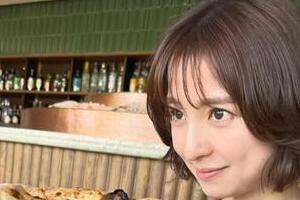 篠田麻里子38歳、水着ショットをインスタ投稿　「AKB48の時と体型変わらない」と反響