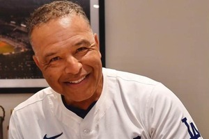 大谷翔平、ロバーツ監督への誕生日プレゼントは「ウイスキーとチョコ」　妻・真美子さんのアイデアだった