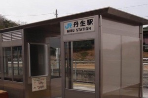 JR四国「アルミ製簡易駅舎」に続々建て替え　北海道には山小屋、倉庫のような小型駅も
