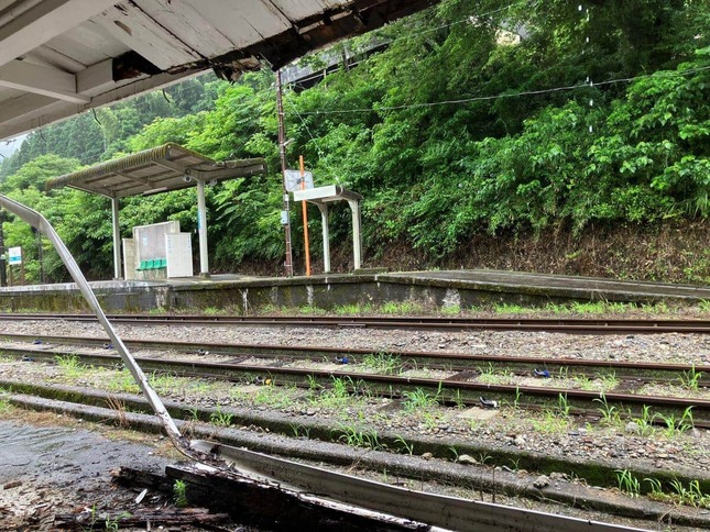 一部崩壊した大田口駅、写真提供：緩不和まゐるん（＠milen_memo）さん