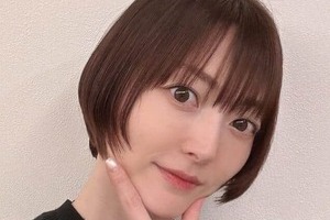 花澤香菜の新ヘアカラーに「とっても素敵」ファン歓喜　「ミルクティーベージュ」の髪色を披露