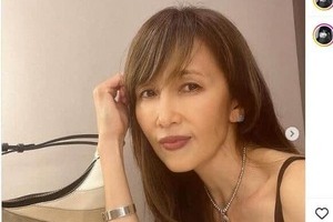 工藤静香、豚骨ラーメンデビュー　「小学生からすすれなくて...」一蘭総本店でチャレンジ動画