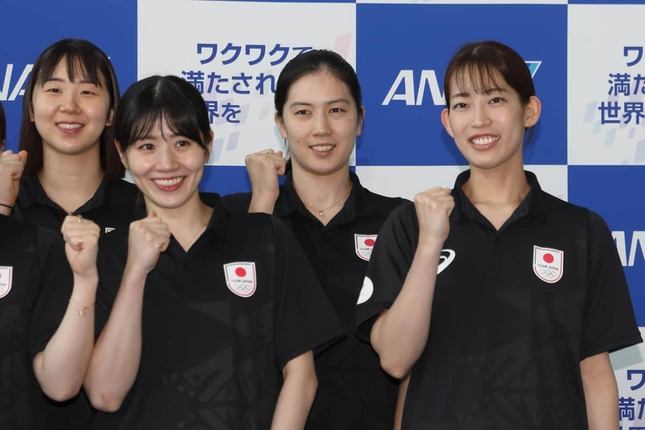 パリ五輪の出発式、志田選手は左から2番目（24年7月20日撮影）