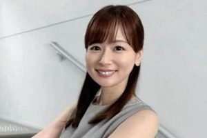 皆藤愛子アナ（40）ノースリーブワンピで二の腕あらわ　「なんですか、この可愛さは？」「透明感、すごすぎる」