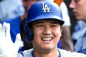 大谷翔平、愛犬「デコピン」との始球式2ショで笑顔　「今までで1番幸せそう」「愛おしすぎ」