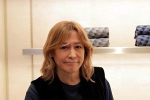 小室哲哉（65）、肩まで金髪DJ姿...左手にタトゥーちらり　ファン驚く「外人にしか見えなくなっています」