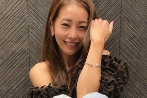 熊切あさ美（44）「お尻より大きい」巨大メロンパン背負う　背中＆腕の美筋肉もあらわに