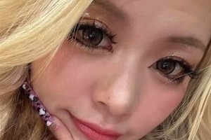 一瞬、誰...！？エルフ荒川、金髪ギャル→黒髪美女イメチェンに反響　「可愛すぎます！！」「別人みたい」