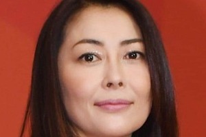 「出演者がまた１人...」　中山美穂さん急死で「コンフィデンスマンJP」ファン動揺