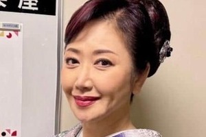 伍代夏子＆杉良太郎夫妻「一家4人で初詣」の幸せショット　「憧れのご夫婦」「仲睦まじくイイですね」