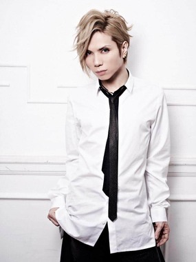 「Acid Black Cherry」yasuさん。過去のリリースより