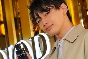 「い、イケメン過ぎ」母はスーパーモデル...冨永章胤19歳　バシッとスーツ姿が「本当にカッコイイ」