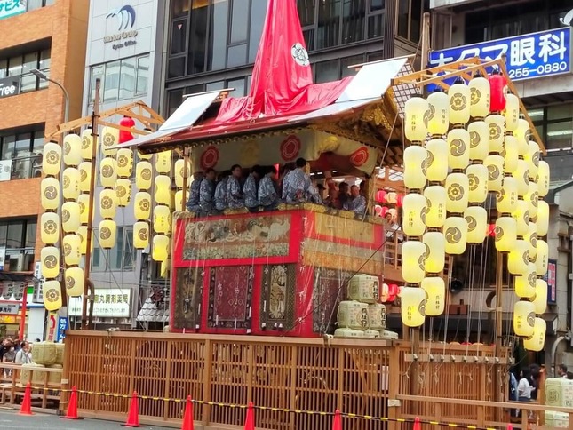 東京、大阪、京都の人気は変わらない。写真は京都の祗園祭。浦上早苗撮影