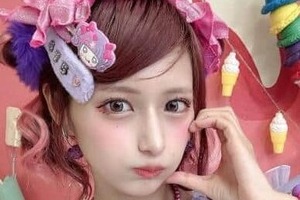 原宿系YouTuberしなこ、体重22キロ減の水着公開　「顔ちっっっちゃ」「昔も今も超可愛い！」ビフォアフに大反響