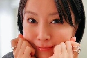 鈴木亜美43歳、違和感なしルーズソックス×JK制服姿が現役超え　「高校生にしか見えない」「神の領域」