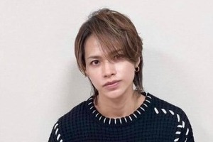 「イケメンすぎて...」KAT-TUN・上田竜也41歳「女子の大好物」ショットの破壊力　ファン熱狂「外国の人形みたい」