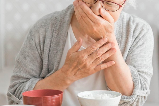 口腔機能低下は全身の衰えにつながる