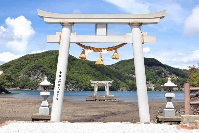 和多都美（わたづみ）神社」（長崎県対馬市）。たびたび外国人観光客による迷惑行為を訴えてきた