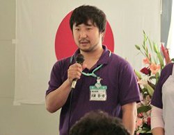 仮設歯科診療所の所長を務める河瀬総一朗氏（2012年6月4日）