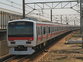 朝のラッシュで電車のドア閉まらない　JR東日本の「緊急対応」に乗客ビックリ