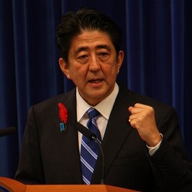 安倍首相、FBの「いいね！」減る　ニコニコ支持率も急落…ネット人気にかげり？