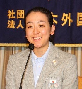 浅田選手が帰国会見　現役続行の可能性は「半々」　「しっかり自分で落ち着いて考えたい」