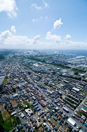 東電の「燃料・火力発電事業」が今エネルギー企業を動かしている(写真は東京電力姉崎火力発電所上空)