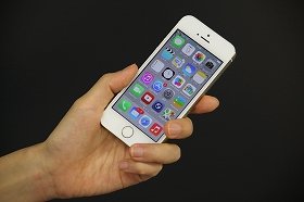 新作は現行の「iPhone 5s」より大型化するとの予測