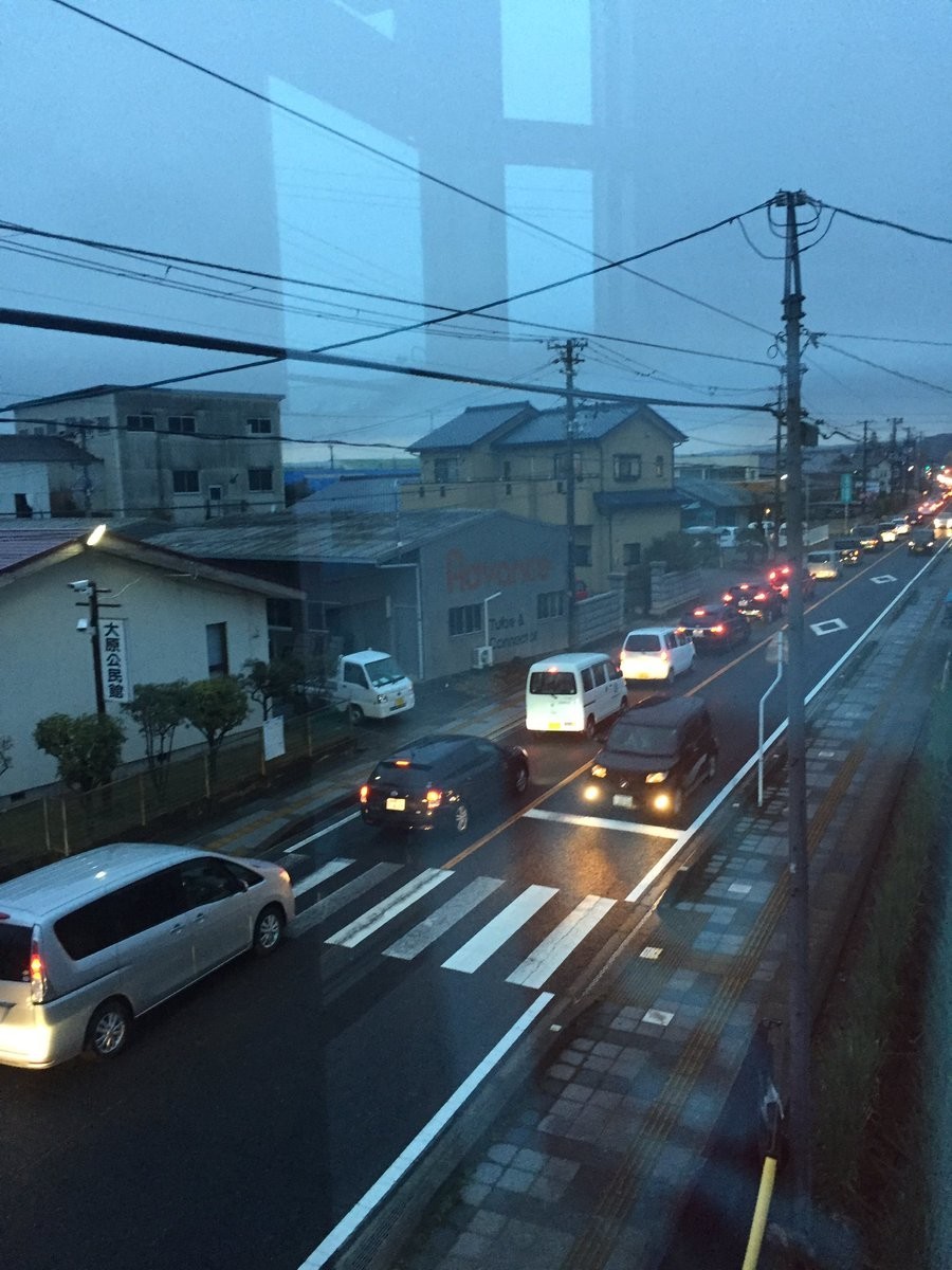 車の列はどこまで続く？(写真は@tomokichi1518さん提供）