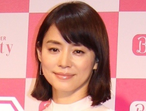 石田ゆり子、20代スコート姿公開　「あかん...眩しい...」